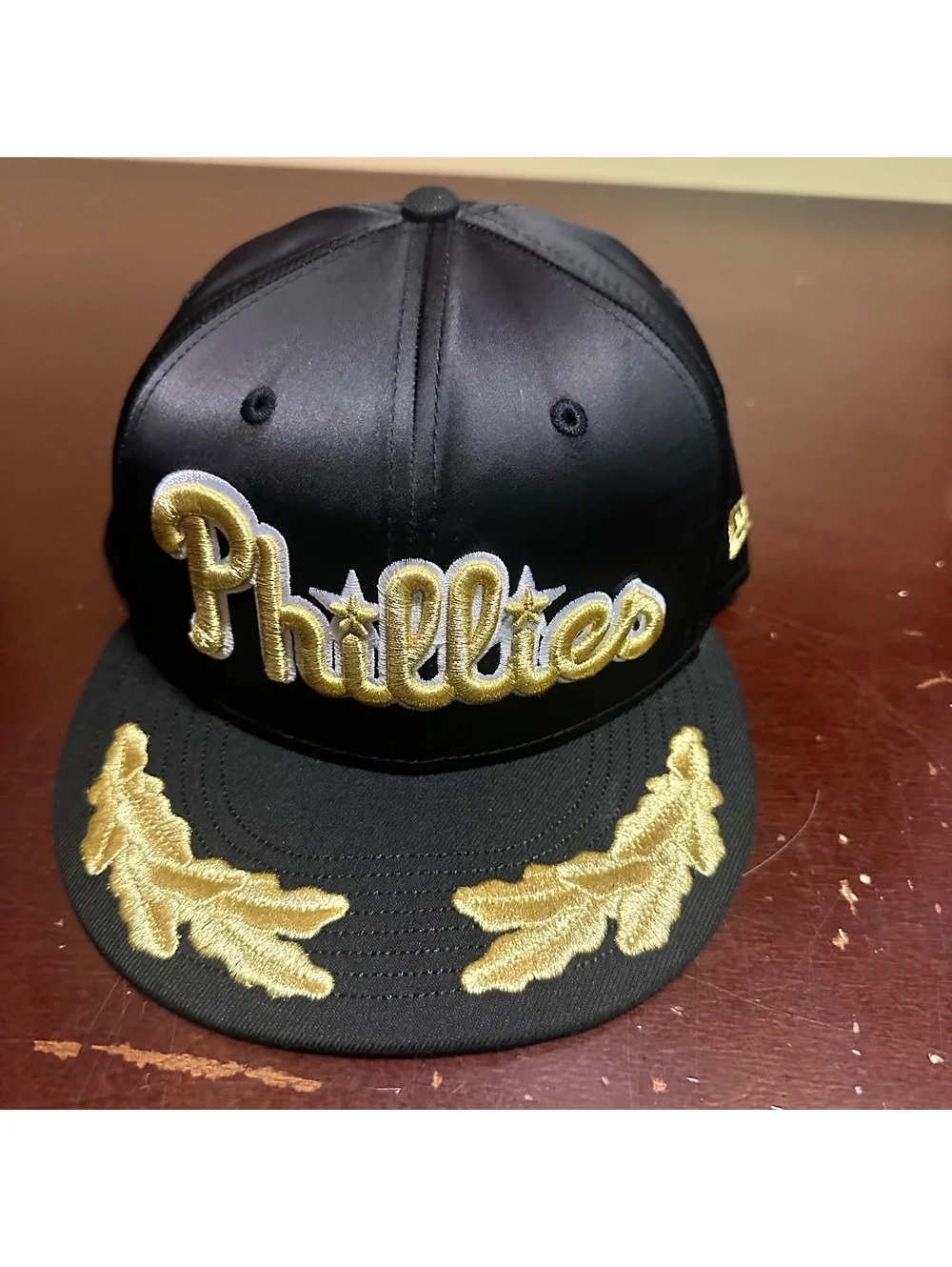New Era 59FIFTY Day Philadelphia Phillies Gold Leaf 2025 Black Fitted Hat 7 3/4